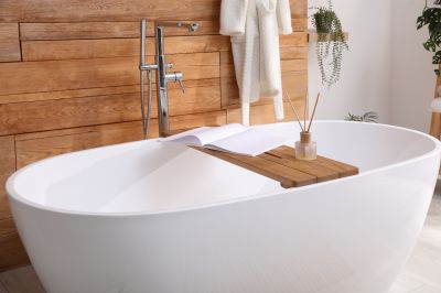 Spa-style Soaking Tub